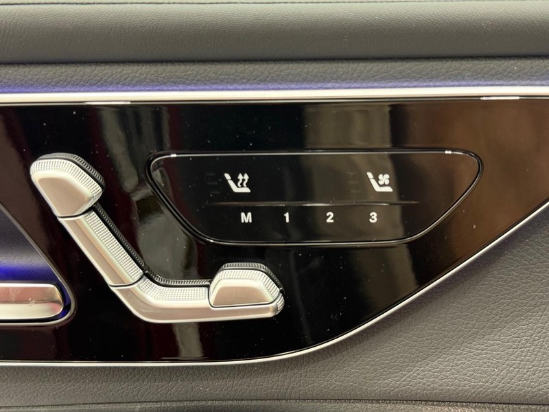 Mercedes-Benz GLC Vehicle Image 10