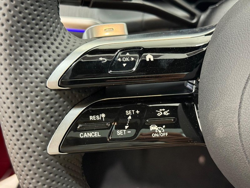 Mercedes-Benz GLC Vehicle Image 11