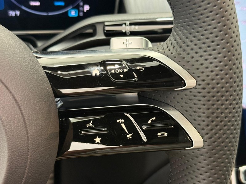 Mercedes-Benz GLC Vehicle Image 12