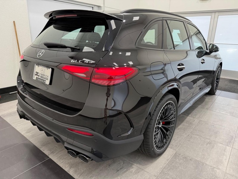 Mercedes-Benz GLC Vehicle Image 2