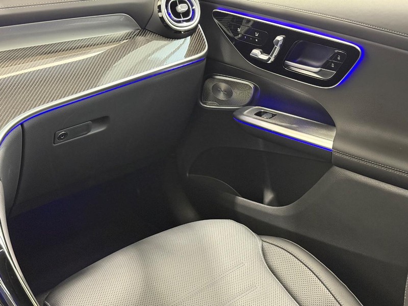 Mercedes-Benz GLC Vehicle Image 9