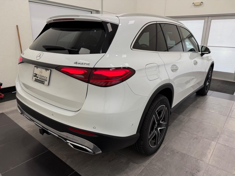 Mercedes-Benz GLC Vehicle Image 2