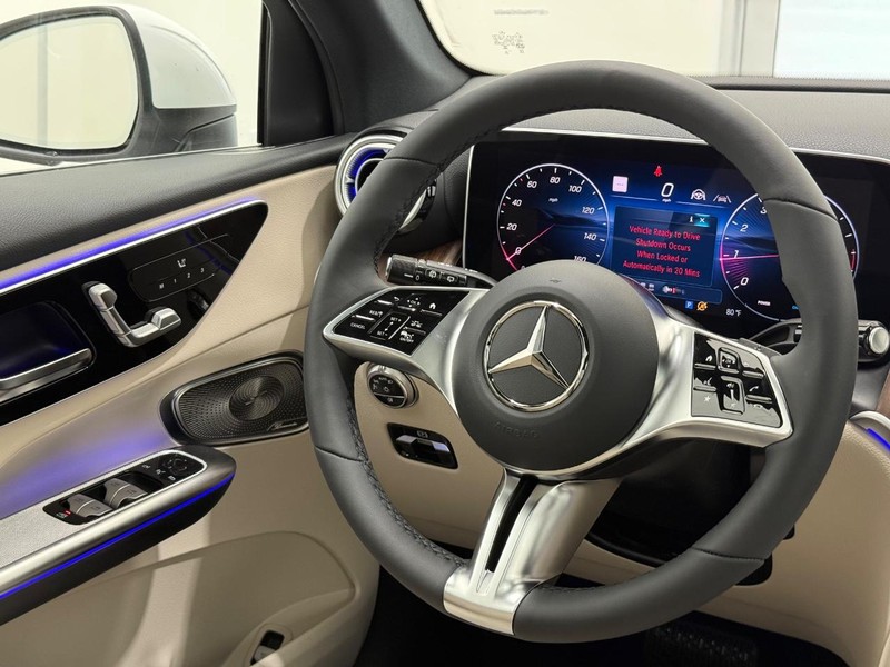 Mercedes-Benz GLC Vehicle Image 8