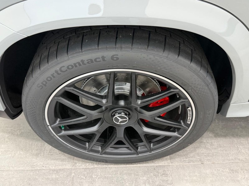 Mercedes-Benz GLE Vehicle Image 3