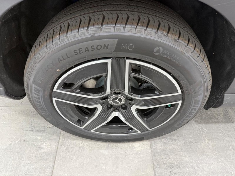 Mercedes-Benz GLC Vehicle Image 3