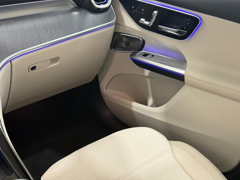 Mercedes-Benz GLC Vehicle Image 9