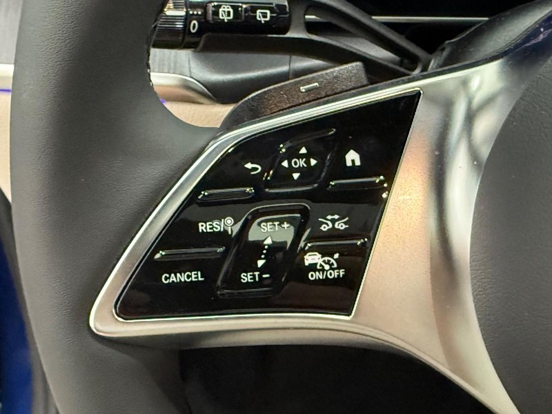 Mercedes-Benz GLC Vehicle Image 11