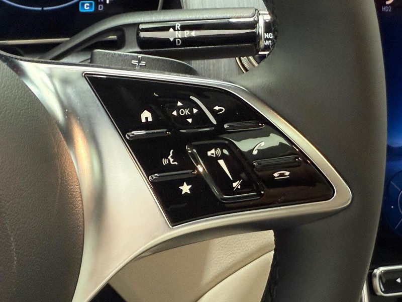 Mercedes-Benz GLC Vehicle Image 12