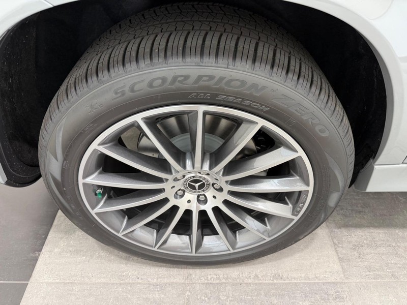Mercedes-Benz GLE Vehicle Image 3