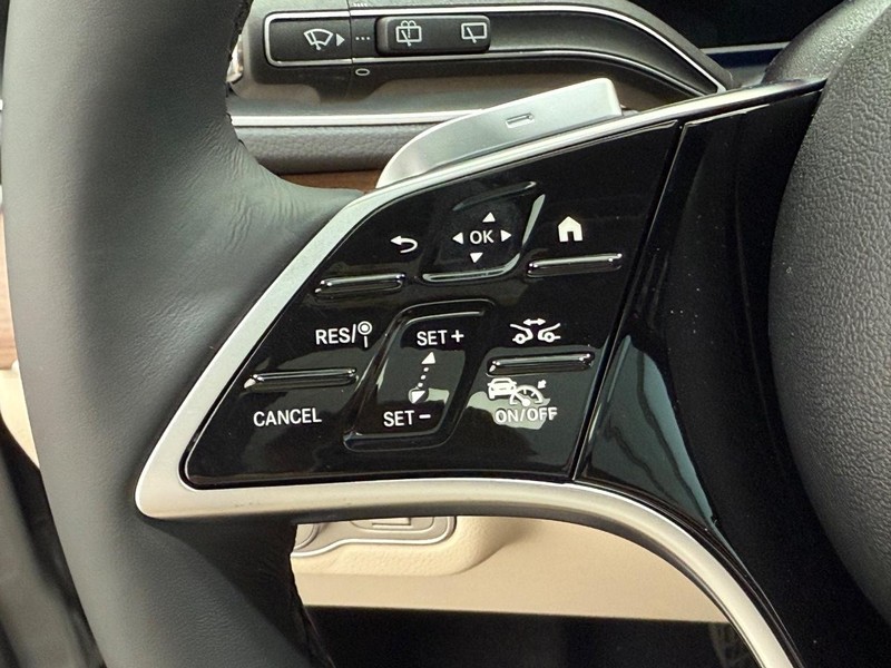 Mercedes-Benz GLE Vehicle Image 11