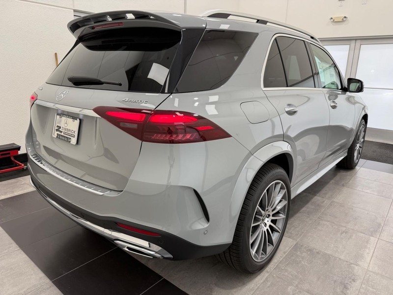 Mercedes-Benz GLE Vehicle Image 16
