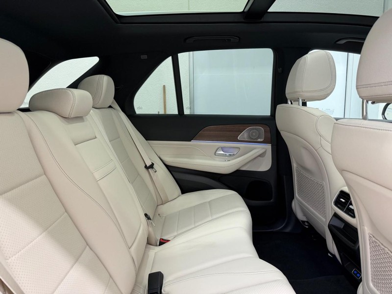 Mercedes-Benz GLE Vehicle Image 19