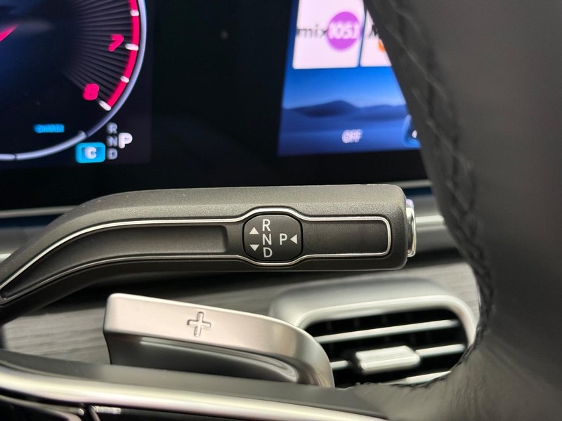Mercedes-Benz GLE Vehicle Image 13