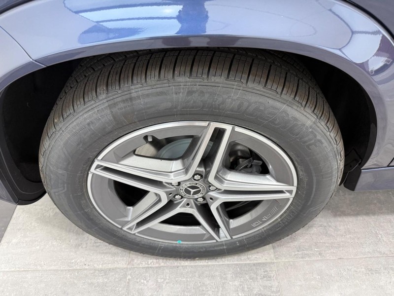Mercedes-Benz GLE Vehicle Image 3