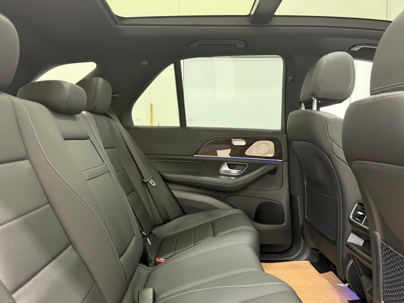 Mercedes-Benz GLE Vehicle Image 5