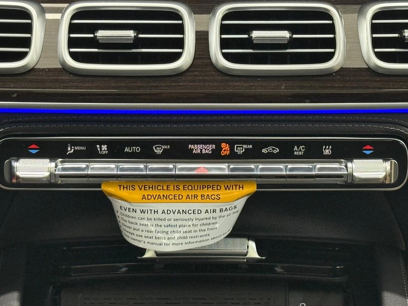 Mercedes-Benz GLE Vehicle Image 8