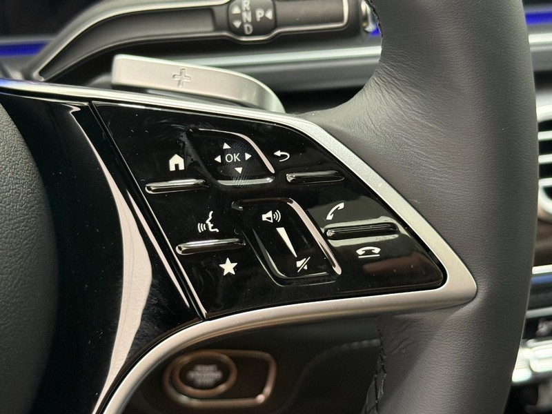 Mercedes-Benz GLE Vehicle Image 12