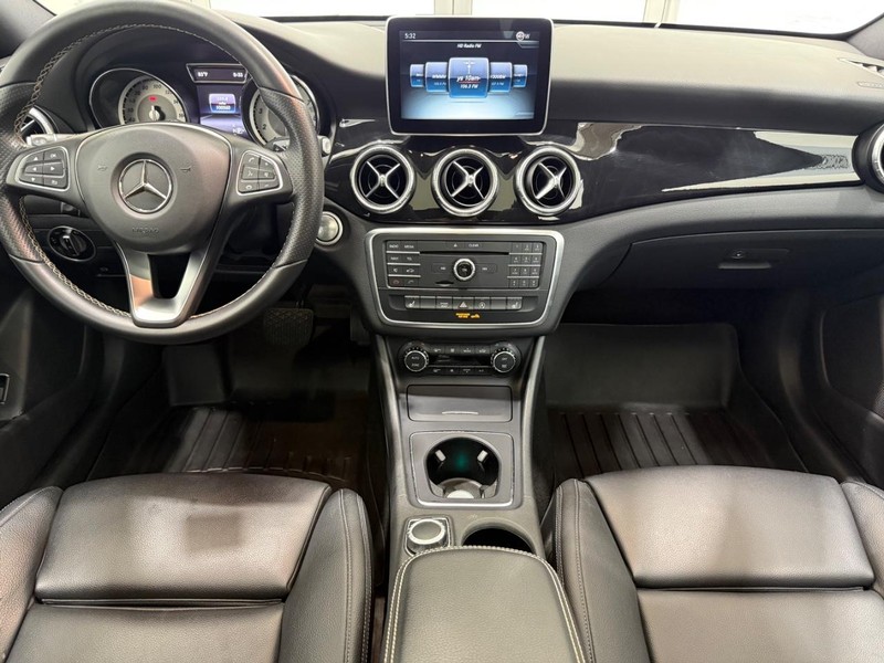 Mercedes-Benz CLA Vehicle Image 9