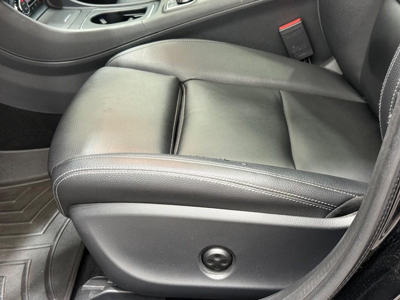 Mercedes-Benz CLA Vehicle Image 20