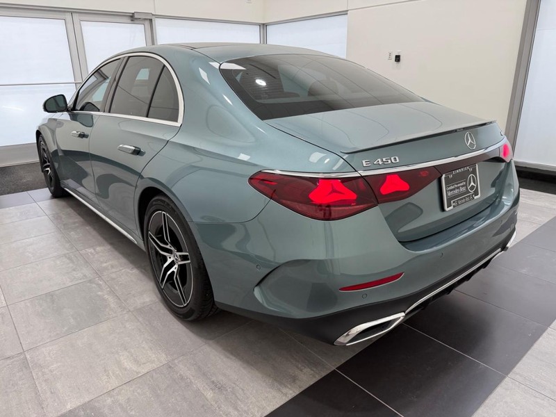 Mercedes-Benz E-Class Vehicle Image 4