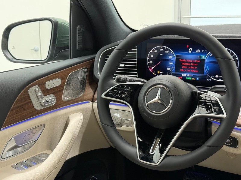 Mercedes-Benz GLE Vehicle Image 8