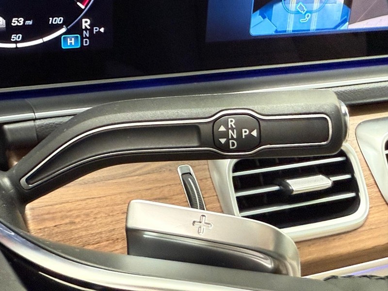 Mercedes-Benz GLE Vehicle Image 13