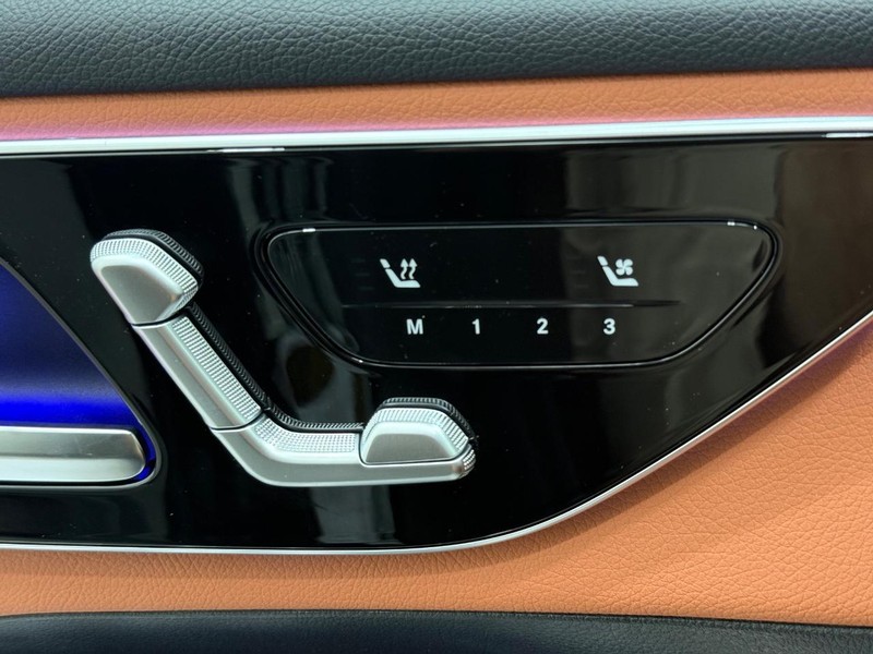 Mercedes-Benz GLC Vehicle Image 9