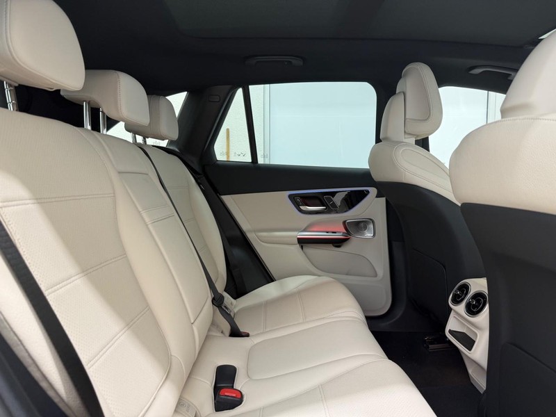 Mercedes-Benz GLC Vehicle Image 5