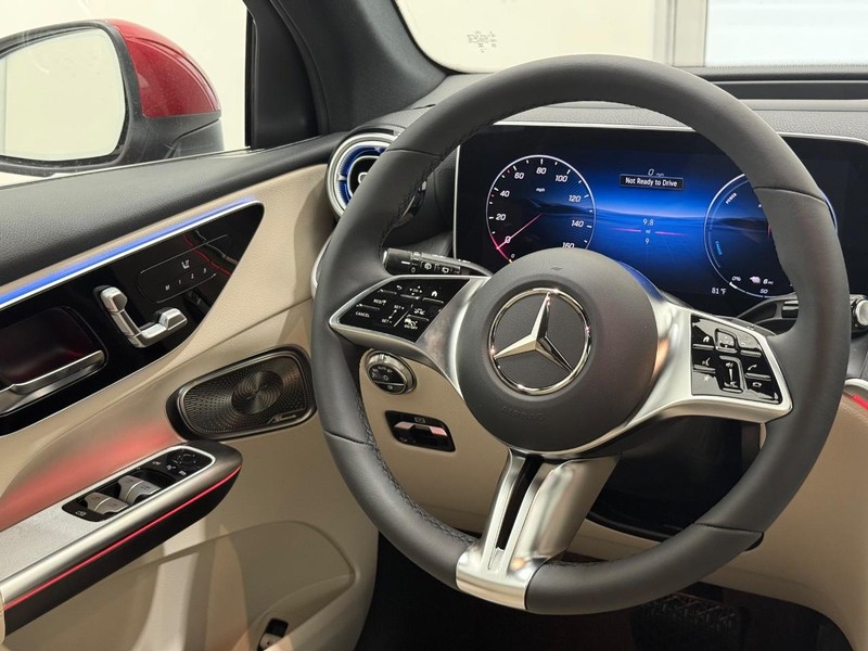 Mercedes-Benz GLC Vehicle Image 8