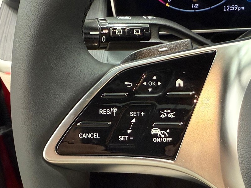 Mercedes-Benz GLC Vehicle Image 11