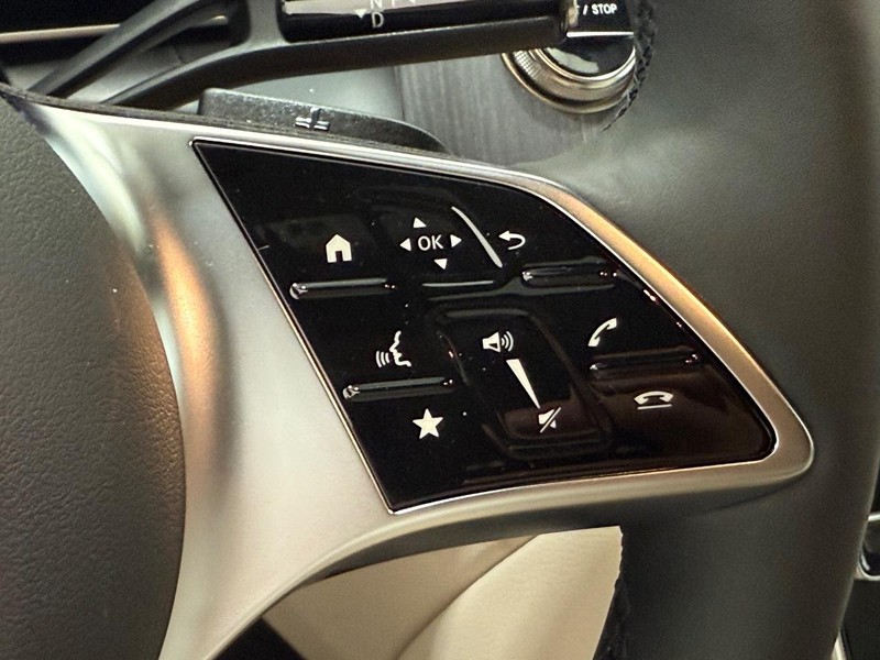 Mercedes-Benz GLC Vehicle Image 12