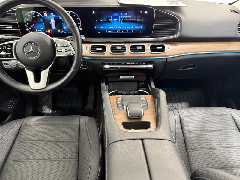 Mercedes-Benz GLE Vehicle Image 9