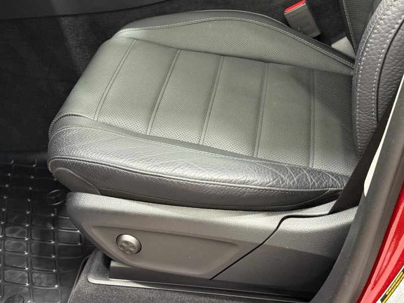 Mercedes-Benz GLE Vehicle Image 20