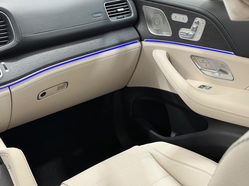 Mercedes-Benz GLE Vehicle Image 5