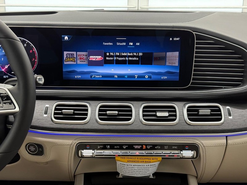 Mercedes-Benz GLE Vehicle Image 11