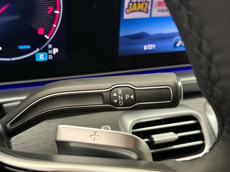 Mercedes-Benz GLE Vehicle Image 12