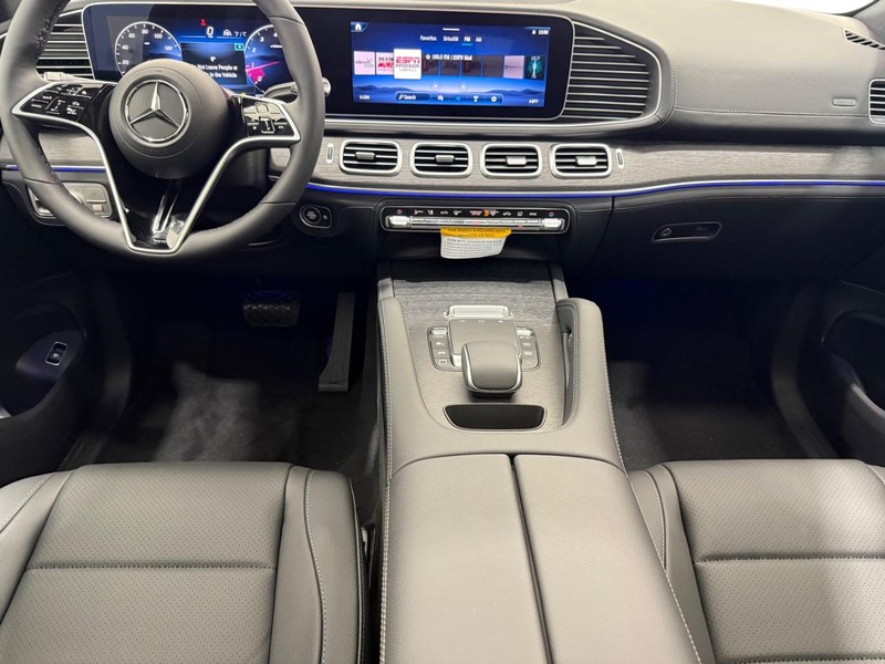 Mercedes-Benz GLE Vehicle Image 6
