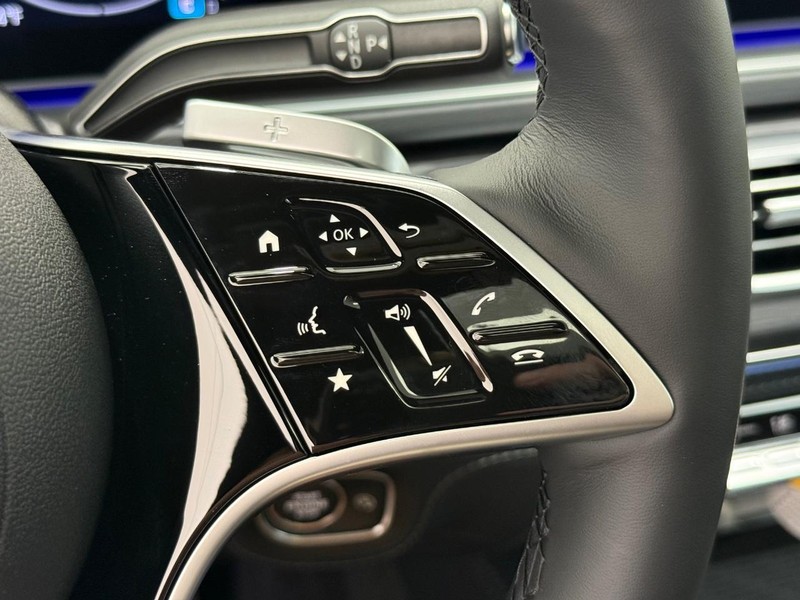 Mercedes-Benz GLE Vehicle Image 12