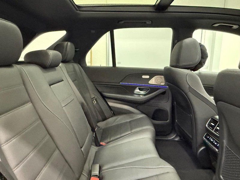 Mercedes-Benz GLE Vehicle Image 5