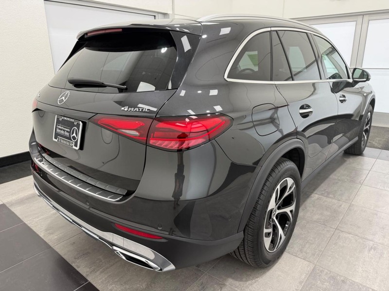 Mercedes-Benz GLC Vehicle Image 2