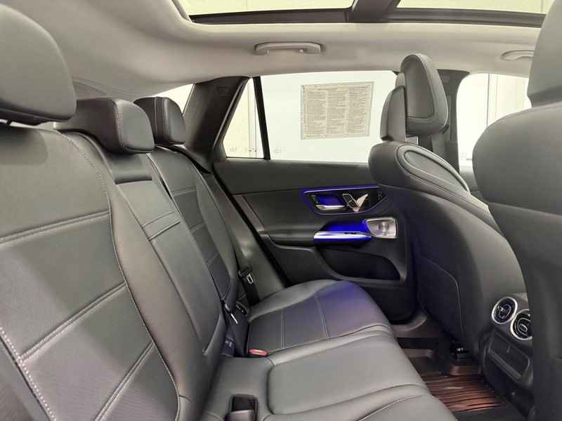 Mercedes-Benz GLC Vehicle Image 4