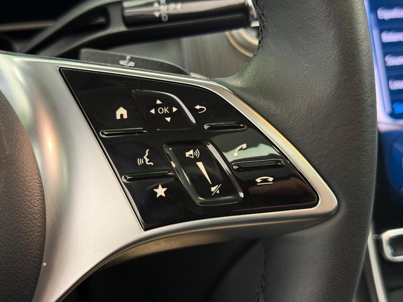 Mercedes-Benz GLC Vehicle Image 11