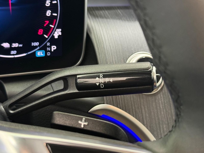 Mercedes-Benz GLC Vehicle Image 12