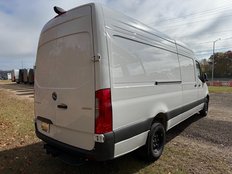 Mercedes-Benz Sprinter Cargo Van Vehicle Image 3