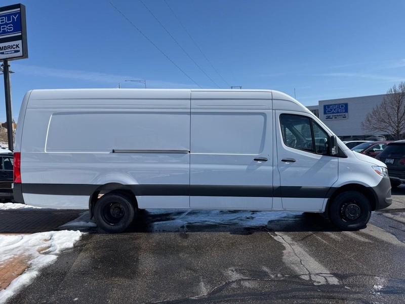 Mercedes-Benz Sprinter Cargo Van Vehicle Image 2