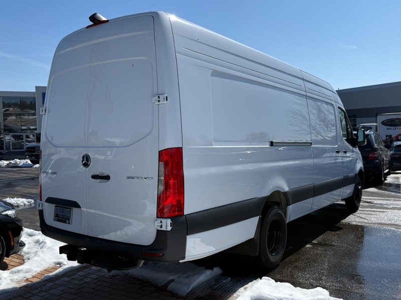 Mercedes-Benz Sprinter Cargo Van Vehicle Image 3