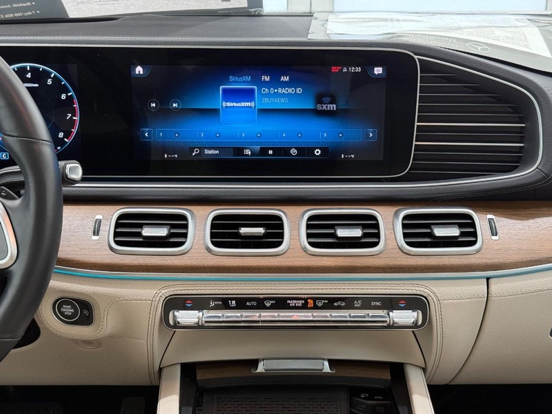 Mercedes-Benz GLE Vehicle Image 10