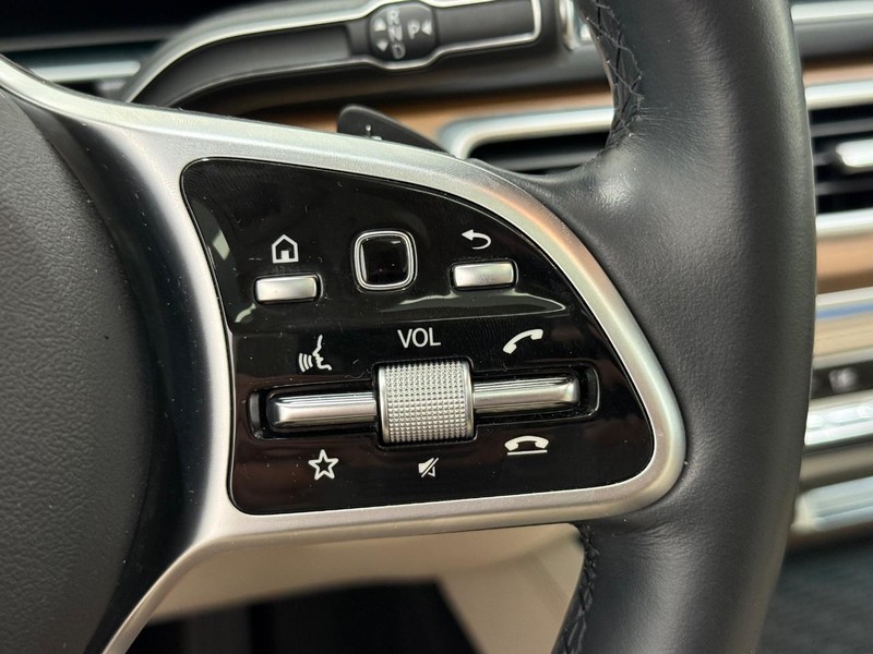 Mercedes-Benz GLE Vehicle Image 15