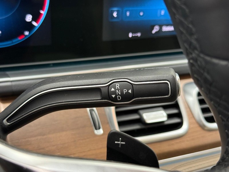 Mercedes-Benz GLE Vehicle Image 16