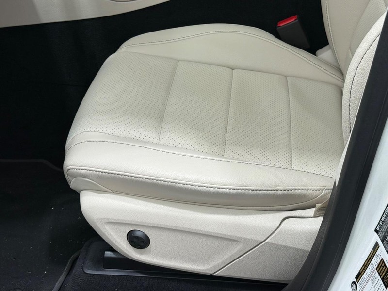 Mercedes-Benz GLE Vehicle Image 20